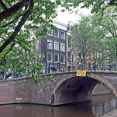 Bed & Breakfast Commune